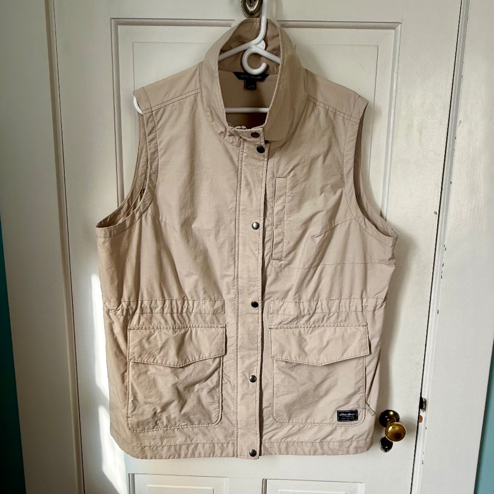 Eddie Bauer Women's Trekker Vest - Khaki (Pumice), 1X, Gently Used